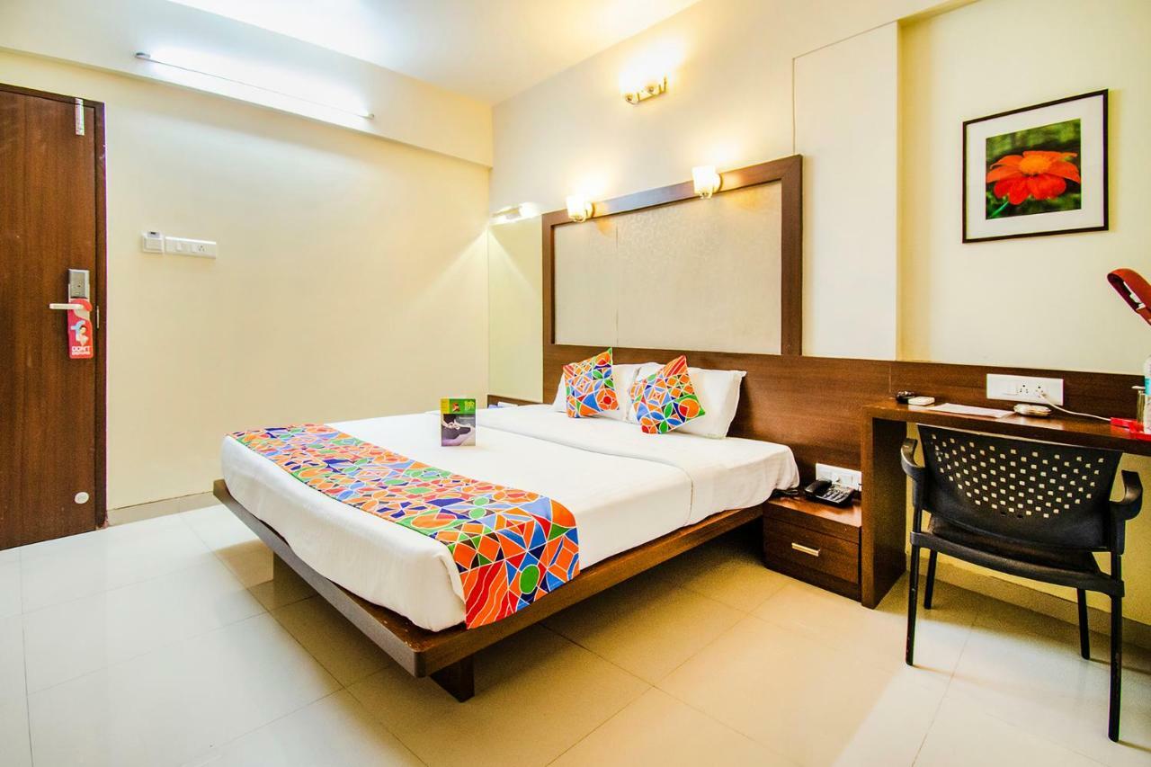 Hotel Eco Inn Viman Nagar Pune Esterno foto